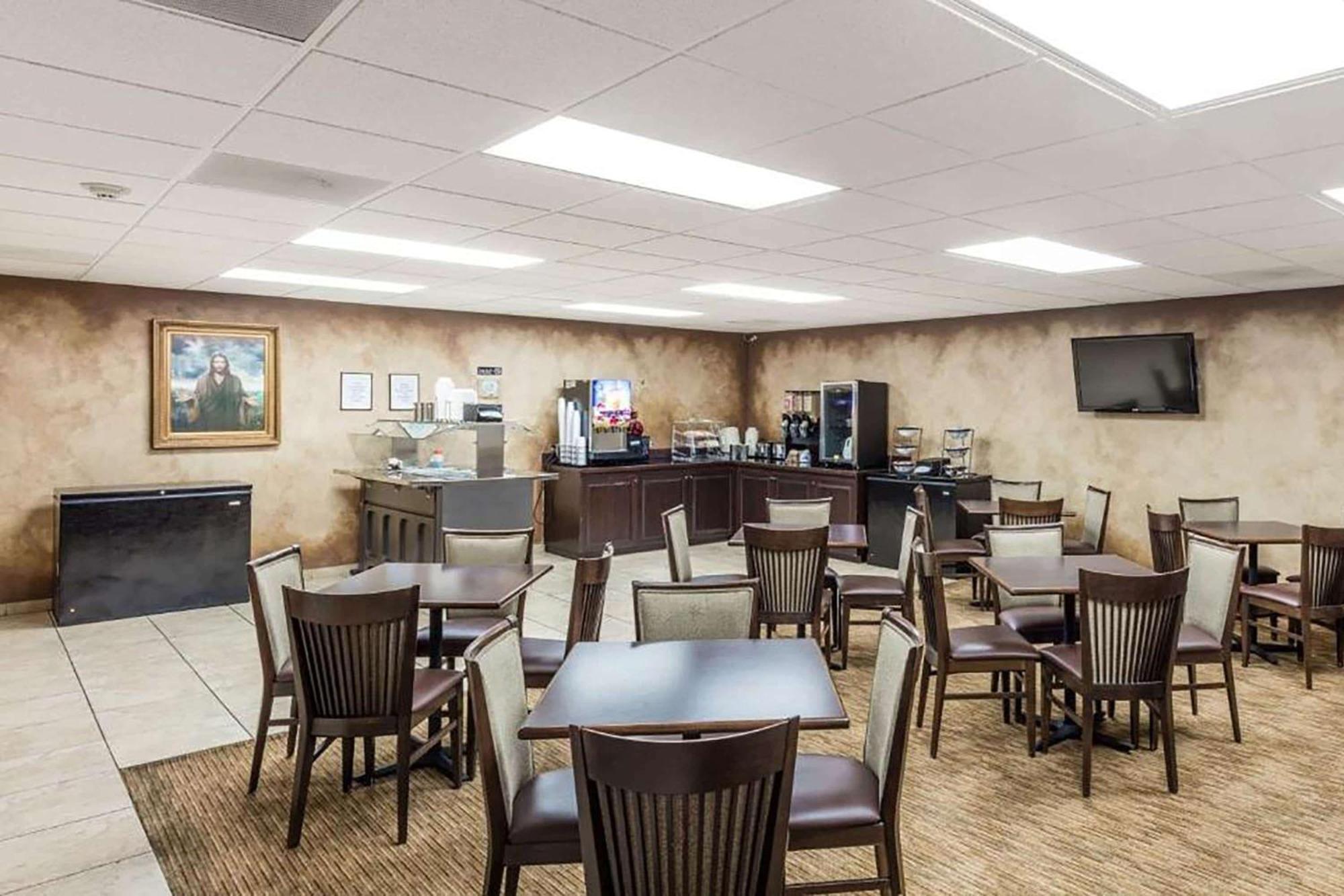 בראנסון Angel Inn Near Imax, A Travelodge By Wyndham מראה חיצוני תמונה