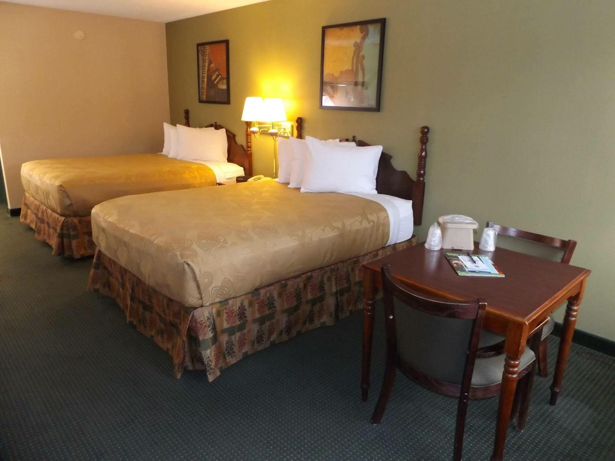 בראנסון Angel Inn Near Imax, A Travelodge By Wyndham מראה חיצוני תמונה