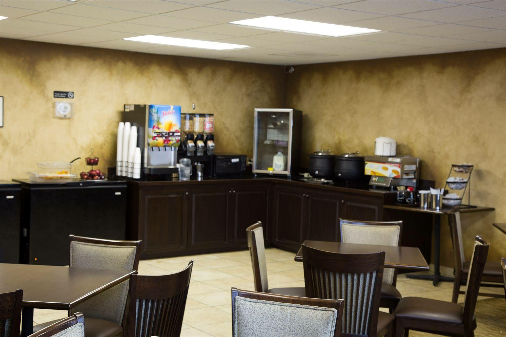 בראנסון Angel Inn Near Imax, A Travelodge By Wyndham מראה חיצוני תמונה